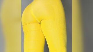 ⭐️ PAWG Plugged Twerkin' & Peeing in Yellow Yoga Panties ⭐️