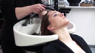 JULIA BACKWARD HAIRWASH