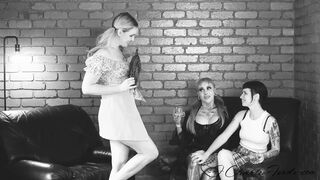 Kellie Panthers Sexy Body Gets Absolutely Owned By Lesbos Charlie Forde And Salem