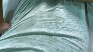 Squirt. Wife got a rod in her throat, spit in throat, cum gulp and got an climax -bizarre squirt.