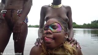I encountered those tribal ladies during the time that documenting life along the Afro river