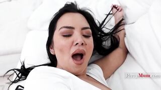 Stepmom teases stepson in yoga panties untill this chab lastly caves