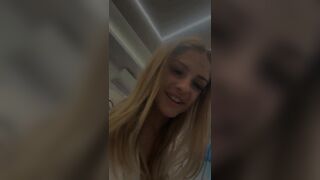 eighteen Year Old Italian Web camera Star Blond Pays the Delivery Stud with Sex and a Ejaculation in Her Throat