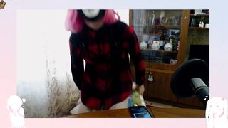 Ножки в колготках в прямом эфире :three