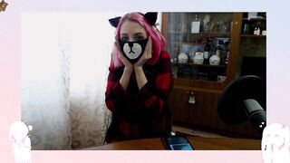 Ножки в колготках в прямом эфире :three