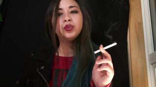 Miss Dee Nicotine Ashes On U - Smokin' Fetish - Ashtray POV