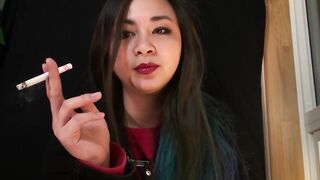 Miss Dee Nicotine Ashes On U - Smokin' Fetish - Ashtray POV