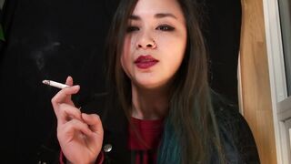 Miss Dee Nicotine Ashes On U - Smokin' Fetish - Ashtray POV