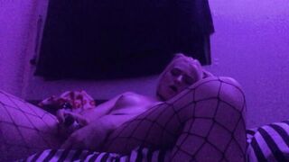small blond screws herself on livecam