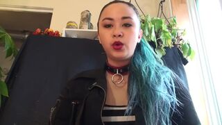 MissDeeNicotine Likes Smokin' with her Human Ashtray