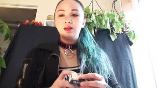MissDeeNicotine Likes Smokin' with her Human Ashtray