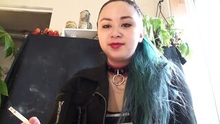 MissDeeNicotine Likes Smokin' with her Human Ashtray