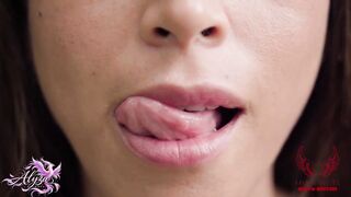 Tranny Sensation: 2 Trans Stars, Tattooed Vixen & Old Chap in Bedroom Fuckfest