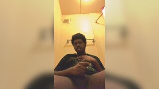 Solo hunk session for the massive cum dump