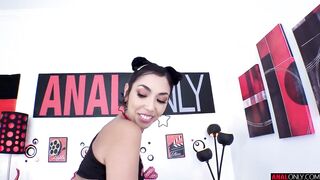Xochi Likes Anal
