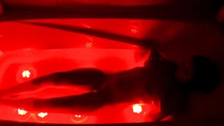 Cameltoe Cunt Masterbates In Bathtub