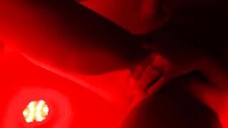 Cameltoe Cunt Masterbates In Bathtub
