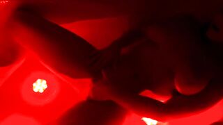 Cameltoe Cunt Masterbates In Bathtub