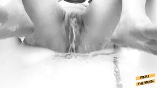 Shower climax with Tampon inside