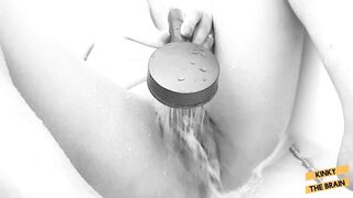 Shower climax with Tampon inside
