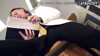 I Widen My Snatch for the Interview and Sucked His Banging Penis Right at His Desk