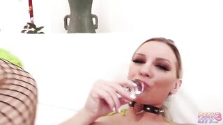 Kenzie And Brianna Have a fun Anal Sex