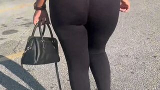 Large ramrod meets juicy vagina