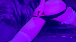Beauty With Weenie Plays With Her Sex Toy Untill That babe Cums In Her Hand For U POV