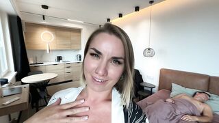 ANDRE LOVE XXX DELIVERS DEEPTHROAT FOR PURE SCREW FUN