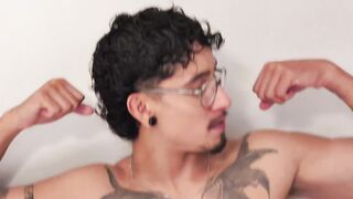 LARGE PENIS WORSHIP AND SHARED DEEPTHROAT ENJOYMENT WITH ANDCRISTIAN