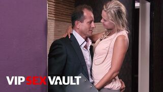 VIP SEX VAULT - Squirting Golden-haired Barra Brass Screws Real Estate Agent