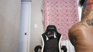 Shaking My Large Ebony Booty
