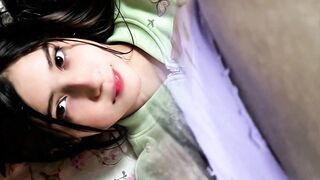 Colombian influencer masturbates with her neighbour
