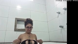 YOUTHFUL GAL GETTING DRILLED UP IN THE BATHTUB