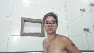 YOUTHFUL GAL GETTING DRILLED UP IN THE BATHTUB