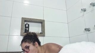 YOUTHFUL GAL GETTING DRILLED UP IN THE BATHTUB