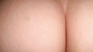 casting curvy posing for a thick picture session