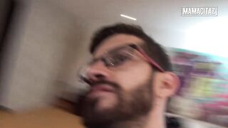 Skinny Lalin girl Sucks and Strokes Him Whilst This guy Grabs Her Hair