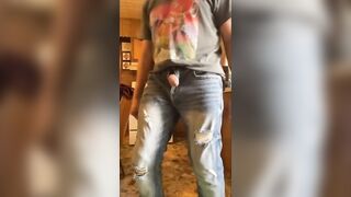 Taking a despairing full bladder piddle in the kitchen with my schlong dancing in between void urine streams