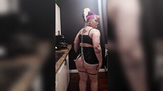 LivingDeadDani's emo hotty maid service ?