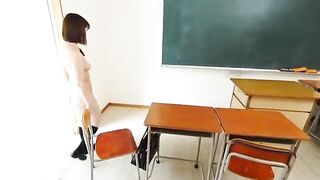 Kawakita Meisa-chan looks like a marvelous single flower that bloomed in one corner of the classroom