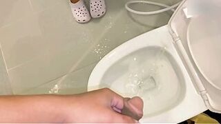 pleasured when banging Binor's vagina in the baths until this babe ejaculates inside