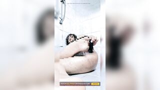 A Colombian Trans Woman Starts to Stretch Her Booty with an Anal Toy