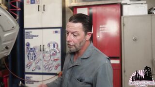 Spoiled cutie Lilibet Saunders gets banged by aged mechanic Jack Vegas