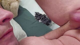 Amateur pair focused on face down cum shots with siamino