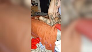 Morena tatuada beauty takes my dick into her twat