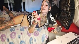 Amateur toys and deepthroat session with lobita juguetona