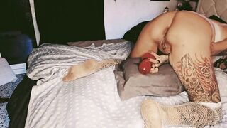 lobita juguetona watches me bang and squirt all night