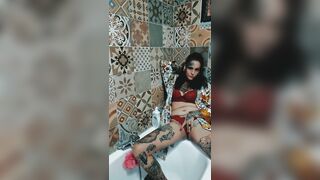 BRUNETTE HAIR GETS SQUIRT DURING THE TIME THAT UNDRESSED