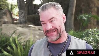 Hawt Hotty Lets Out Giant Squirts During Hardcore Screwing
